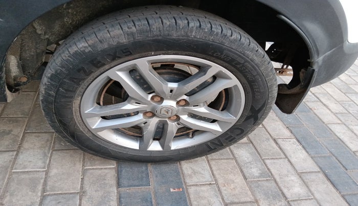 2021 Renault TRIBER RXZ AMT, Petrol, Automatic, 44,955 km, tyre