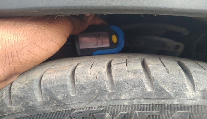 2022 Hyundai ALCAZAR PLATINUM(O) 7STR 1.5 AT, Diesel, Automatic, 1,02,745 km, tyre