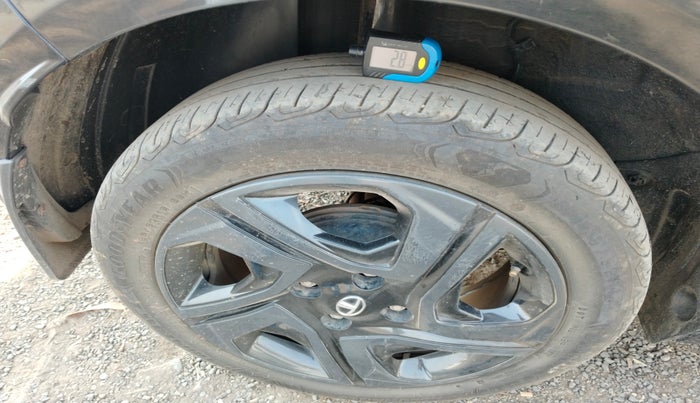 2022 Tata ALTROZ XT DIESEL DARK EDITION, Diesel, Manual, 63,004 km, tyre