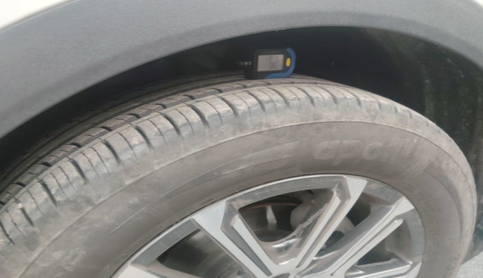 2024 Mahindra XUV700 AX 7 LUXURY P AT 7 STR, Petrol, Automatic, 8,966 km, tyre