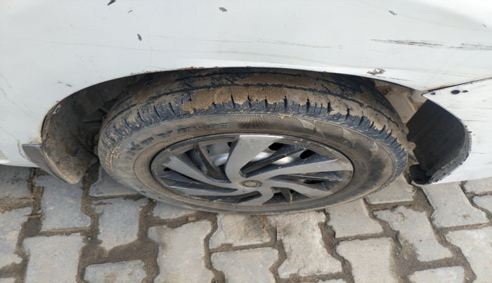 2010 Maruti Wagon R 1.0 LXI, Petrol, Manual, 1,60,653 km, tyre