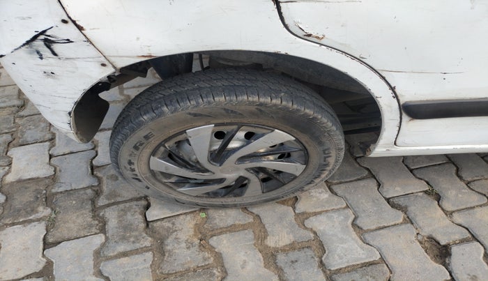 2010 Maruti Wagon R 1.0 LXI, Petrol, Manual, 1,60,653 km, tyre