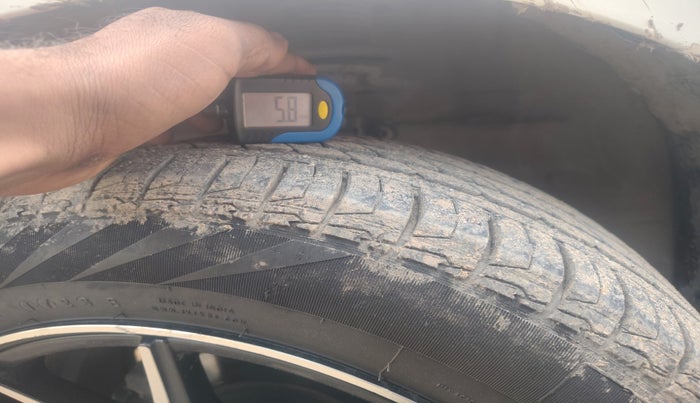 2016 Maruti Swift Dzire LXI (O), Petrol, Manual, 46,355 km, tyre