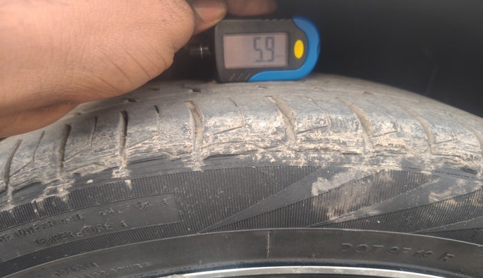 2016 Maruti Swift Dzire LXI (O), Petrol, Manual, 46,355 km, tyre