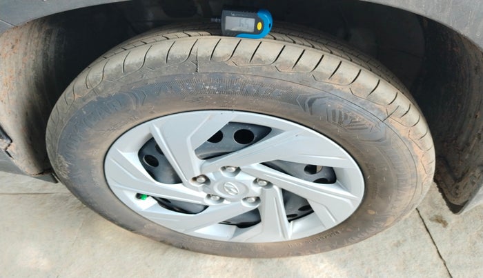 2022 Hyundai Creta E 1.5 PETROL, Petrol, Manual, 37,236 km, tyre