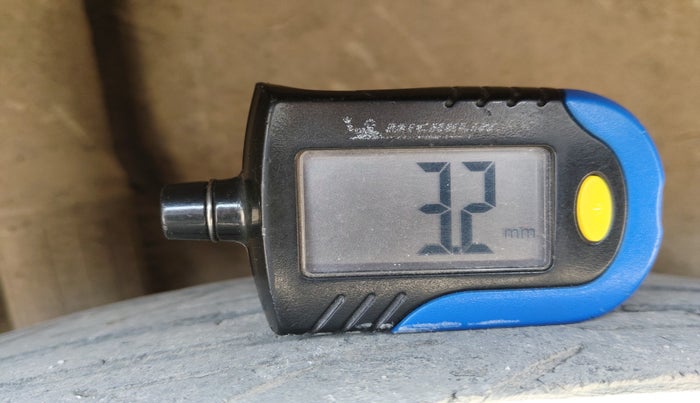 2016 Honda Jazz 1.5L I-DTEC V, Diesel, Manual, 1,67,121 km, tyre