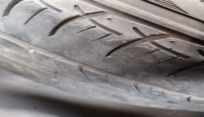 2016 Honda Jazz 1.5L I-DTEC V, Diesel, Manual, 1,67,121 km, tyre