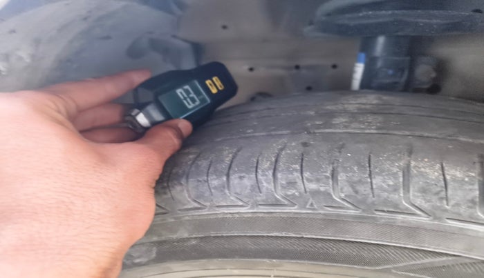 2016 Maruti Swift LXI (O), Petrol, Manual, 98,550 km, tyre