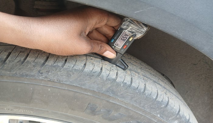 2017 Hyundai Creta E PLUS 1.6 PETROL, Petrol, Manual, 65,593 km, tyre