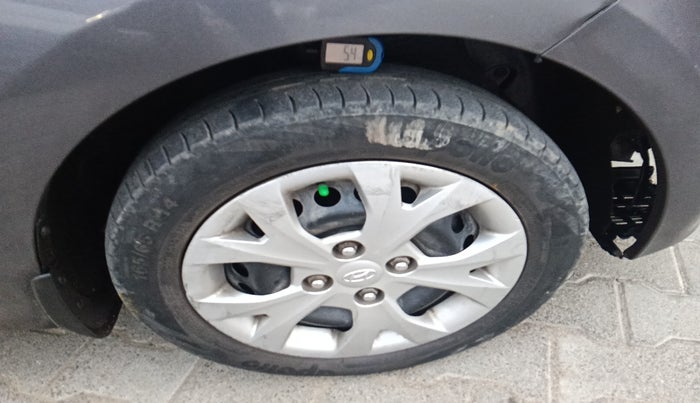 2016 Hyundai Grand i10 SPORTZ 1.2 KAPPA VTVT, Petrol, Manual, 80,500 km, tyre