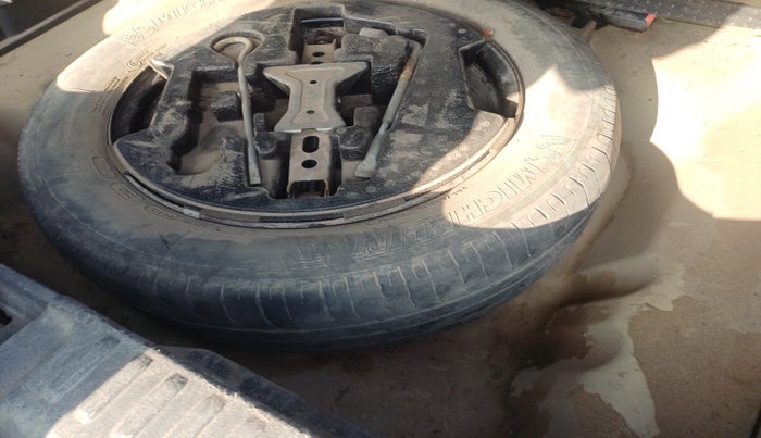 2017 Maruti Vitara Brezza ZDI PLUS, Diesel, Manual, 1,12,163 km, tyre