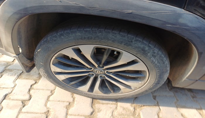 2021 MG HECTOR PLUS SELECT 2.0 DIESEL TURBO MT 7-STR, Diesel, Manual, 78,362 km, tyre