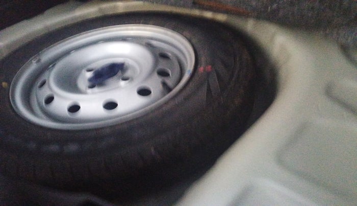 2021 Maruti Swift LXI, Petrol, Manual, 45,515 km, tyre