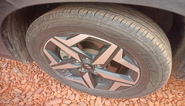 2022 Hyundai ALCAZAR PRESTIGE 1.5 MT 7STR, Diesel, Manual, 1,91,392 km, tyre