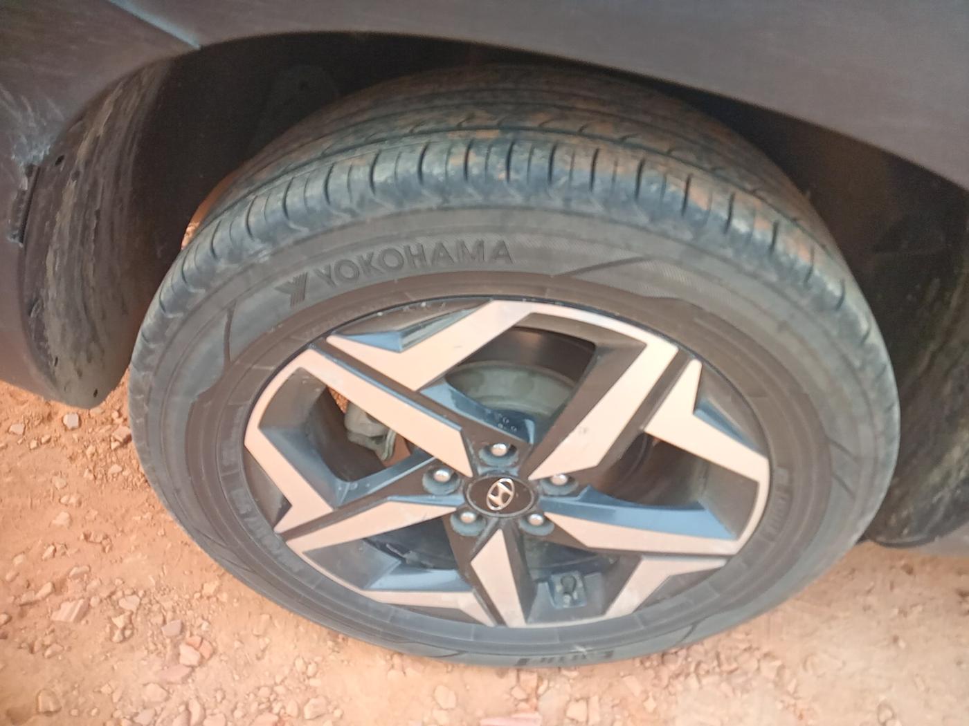 2022 Hyundai ALCAZAR PRESTIGE 1.5 MT 7STR, Diesel, Manual, 2,00,000 km, tyre
