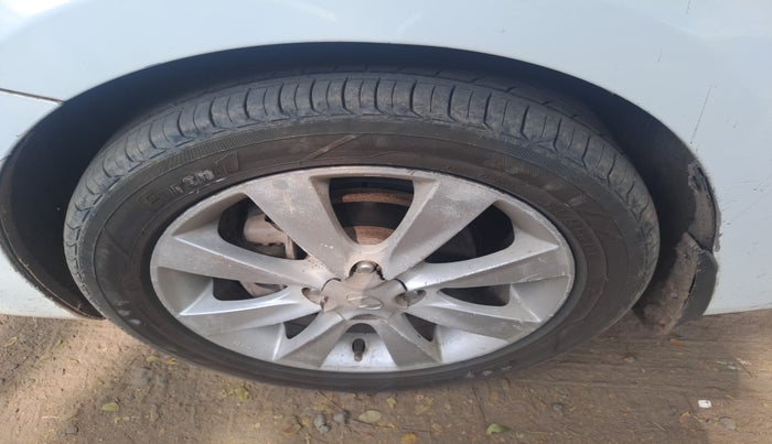 2012 Hyundai Verna FLUIDIC 1.6 CRDI SX, Diesel, Manual, 2,01,312 km, tyre