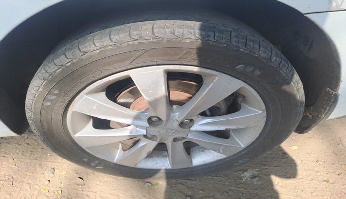 2012 Hyundai Verna FLUIDIC 1.6 CRDI SX, Diesel, Manual, 2,01,312 km, tyre