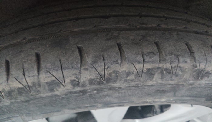 2019 Ford Ecosport TITANIUM 1.5L DIESEL, Diesel, Manual, 1,11,312 km, tyre