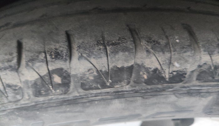 2019 Ford Ecosport TITANIUM 1.5L DIESEL, Diesel, Manual, 1,11,312 km, tyre