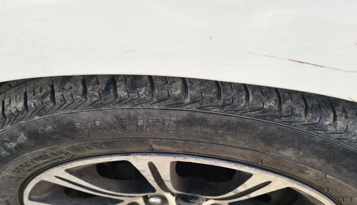 2014 Hyundai Eon D-LITE+, Petrol, Manual, 1,30,071 km, tyre