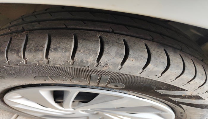 2023 Honda Amaze 1.2L I-VTEC S, Petrol, Manual, 33,778 km, tyre