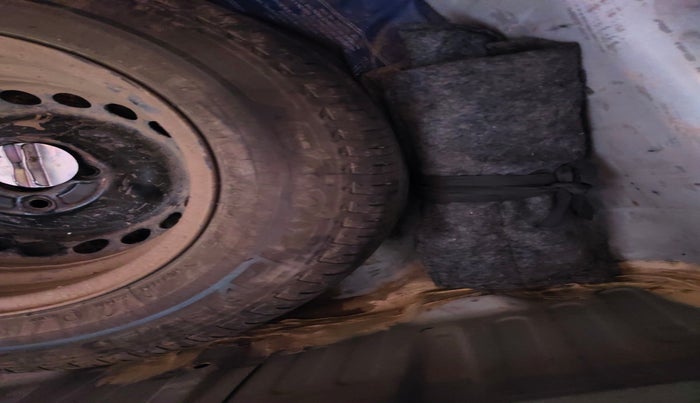 2023 Honda Amaze 1.2L I-VTEC S, Petrol, Manual, 33,778 km, tyre