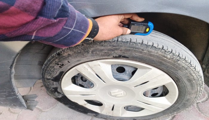 2015 Maruti Wagon R 1.0 LXI, Petrol, Manual, 1,07,151 km, tyre