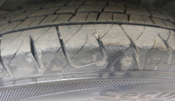 2022 Maruti S Cross SIGMA 1.5, Petrol, Manual, 76,357 km, tyre