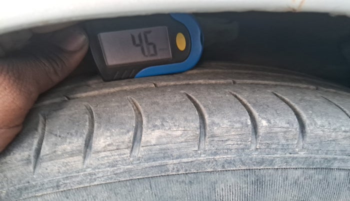 2013 Hyundai Santro Xing GLS, Petrol, Manual, 1,13,345 km, tyre