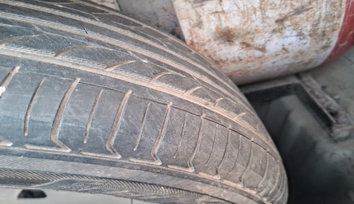 2013 Hyundai Santro Xing GLS, Petrol, Manual, 1,13,345 km, tyre