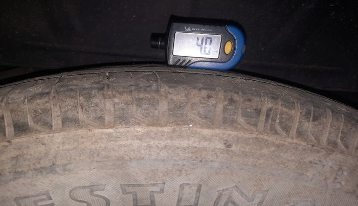 2011 Mahindra Bolero SLX BS-III, Diesel, Manual, 1,71,218 km, tyre