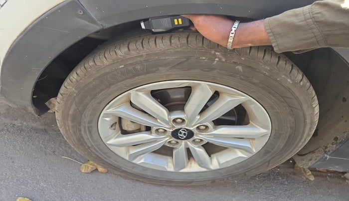 2017 Hyundai Creta SX 1.6 DIESEL, Diesel, Manual, 1,05,741 km, tyre