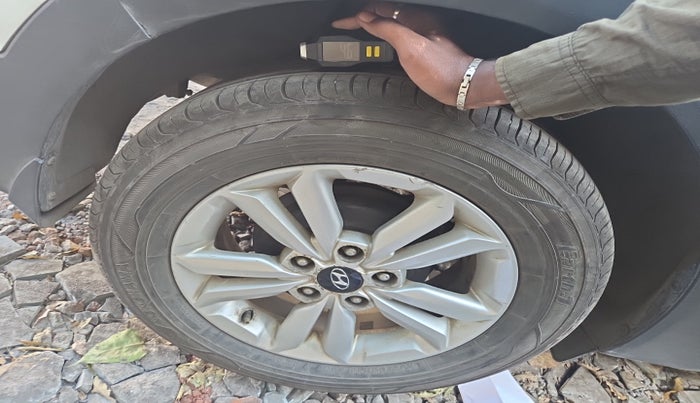 2017 Hyundai Creta SX 1.6 DIESEL, Diesel, Manual, 1,05,741 km, tyre