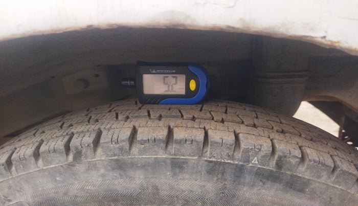 2011 Hyundai Eon ERA, Petrol, Manual, 89,651 km, tyre