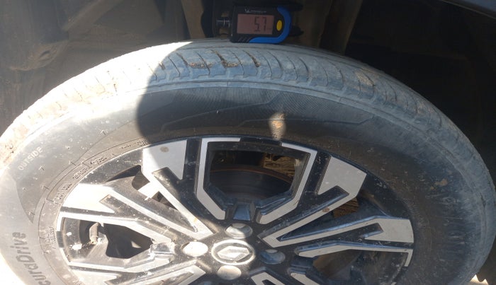 2023 Renault Kiger RXZ MT, Petrol, Manual, 11,540 km, tyre