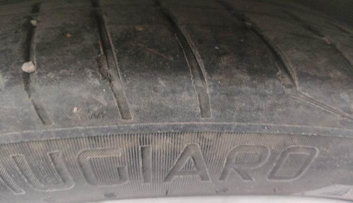 2018 BMW 3 Series  GT 320d Luxury Line, Diesel, Automatic, 1,34,437 km, tyre