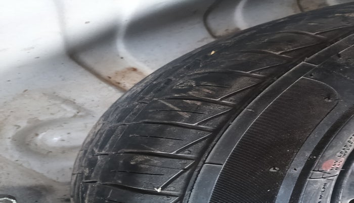 2019 Maruti Alto LXI, Petrol, Manual, 18,337 km, tyre