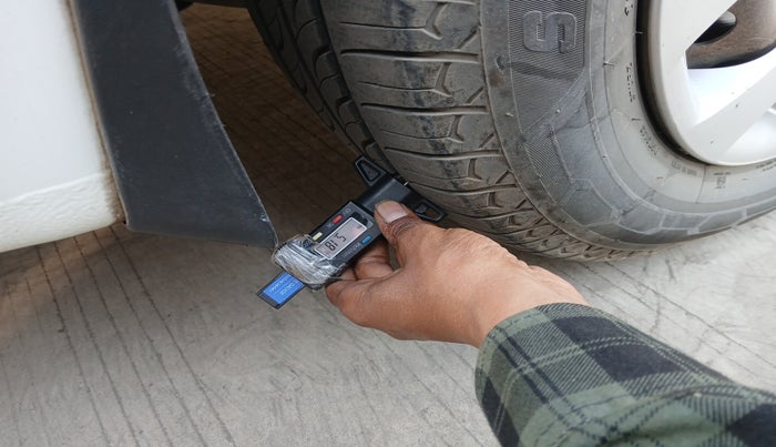 2015 Hyundai Elite i20 MAGNA 1.4 CRDI, Diesel, Manual, 1,94,545 km, tyre