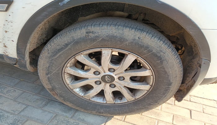 2015 Mahindra XUV500 W8, Diesel, Manual, 1,82,490 km, tyre