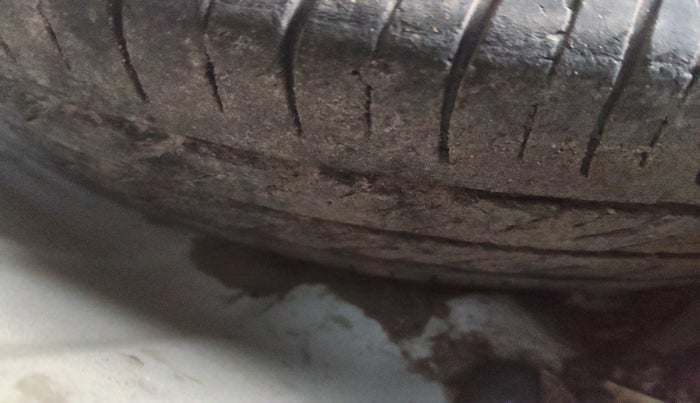 2015 Maruti Alto 800 LXI, Petrol, Manual, 1,18,253 km, tyre