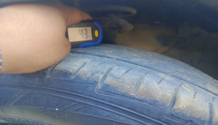 2020 KIA SONET HTE 1.2, Petrol, Manual, 66,078 km, tyre