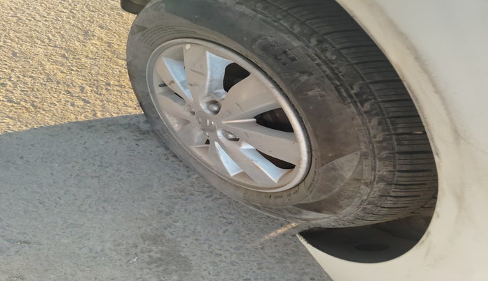 2015 Hyundai Xcent S 1.1 CRDI, Diesel, Manual, 1,27,335 km, tyre