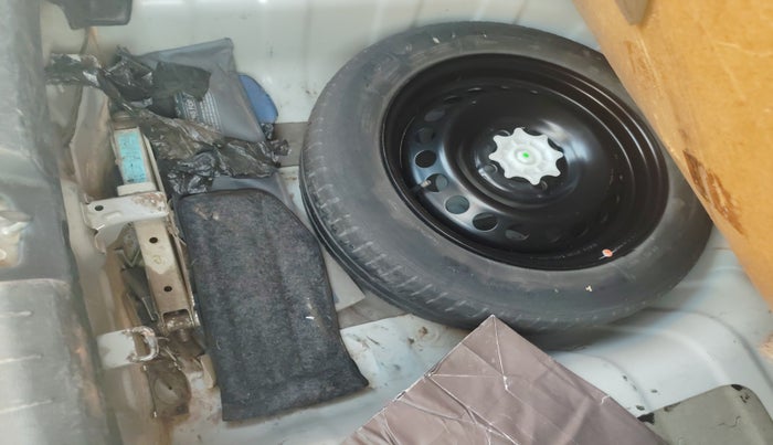 2015 Hyundai Xcent S 1.1 CRDI, Diesel, Manual, 1,27,335 km, tyre