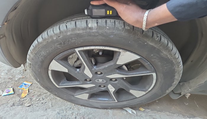 2024 Tata PUNCH CREATIVE  MT, Petrol, Manual, 11,912 km, tyre