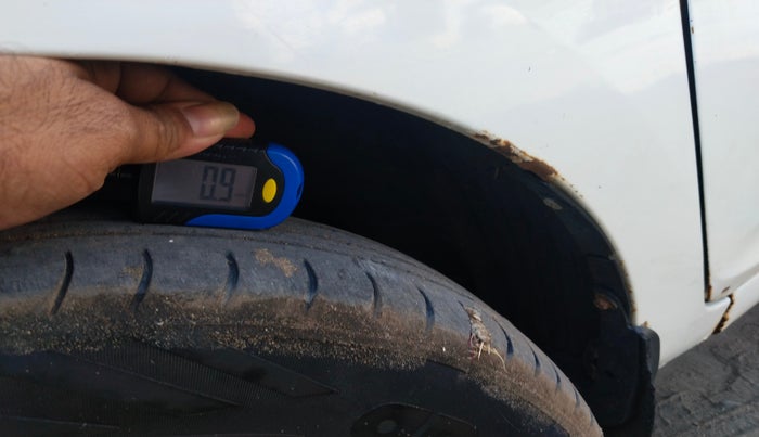 2015 Hyundai Eon ERA +, Petrol, Manual, 1,50,762 km, tyre