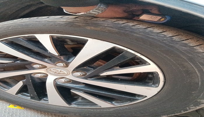 2021 Toyota Innova Crysta 2.4 ZX AT 7 STR, Diesel, Automatic, 1,11,502 km, tyre