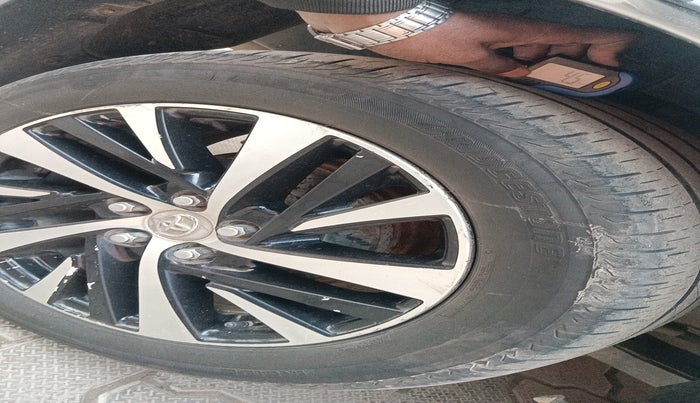 2021 Toyota Innova Crysta 2.4 ZX AT 7 STR, Diesel, Automatic, 1,11,502 km, tyre