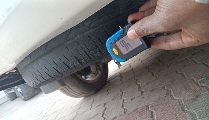 2021 Toyota Innova Crysta 2.4 ZX AT 7 STR, Diesel, Automatic, 1,11,502 km, tyre