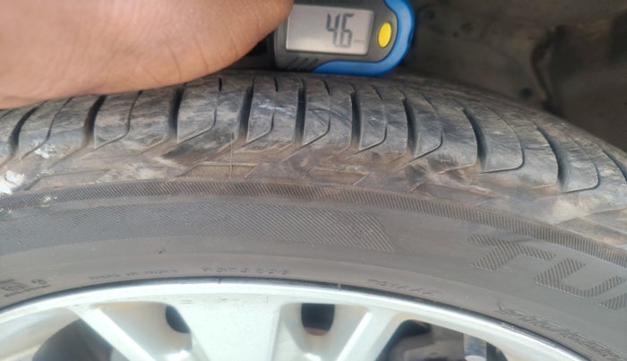 2020 Toyota Innova Crysta 2.4 ZX AT 7 STR, Diesel, Automatic, 1,43,053 km, tyre