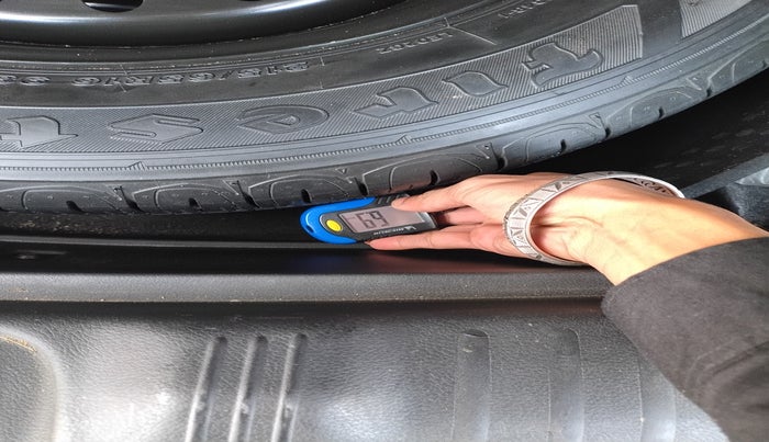 2017 Jeep Compass LIMITED 2.0 DIESEL 4X4, Diesel, Manual, 1,96,969 km, tyre